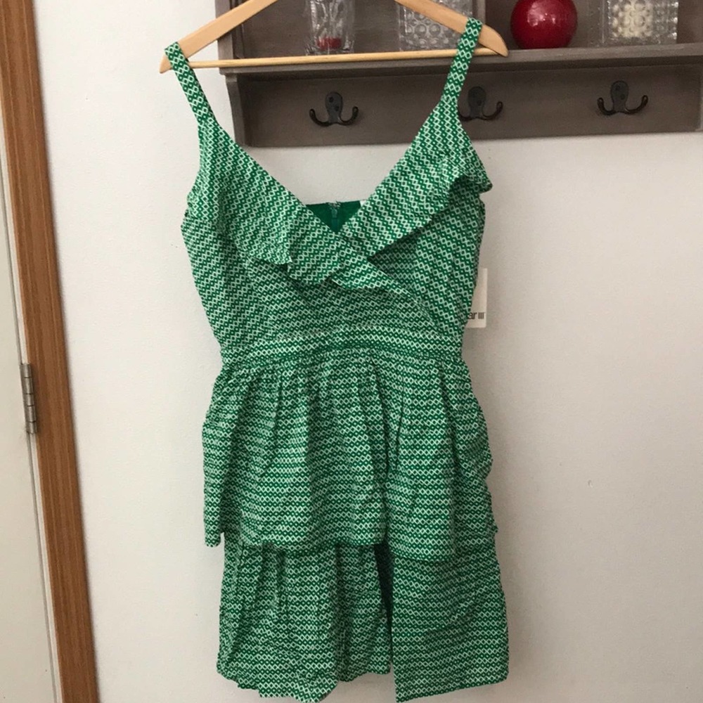 Bar lll Dress, Ruffle along neck, back zipper, Bi Geo Party, size 20